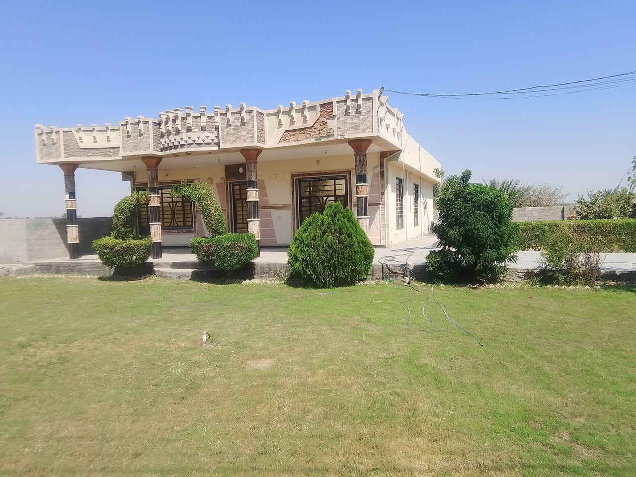 بيت يجار معا كاع 7دونم متوفر ماء وكهرباء وسحب ومادرس وتبليط لباب لبيت اليوسفية معمل زينب شارع لوزير ***********
