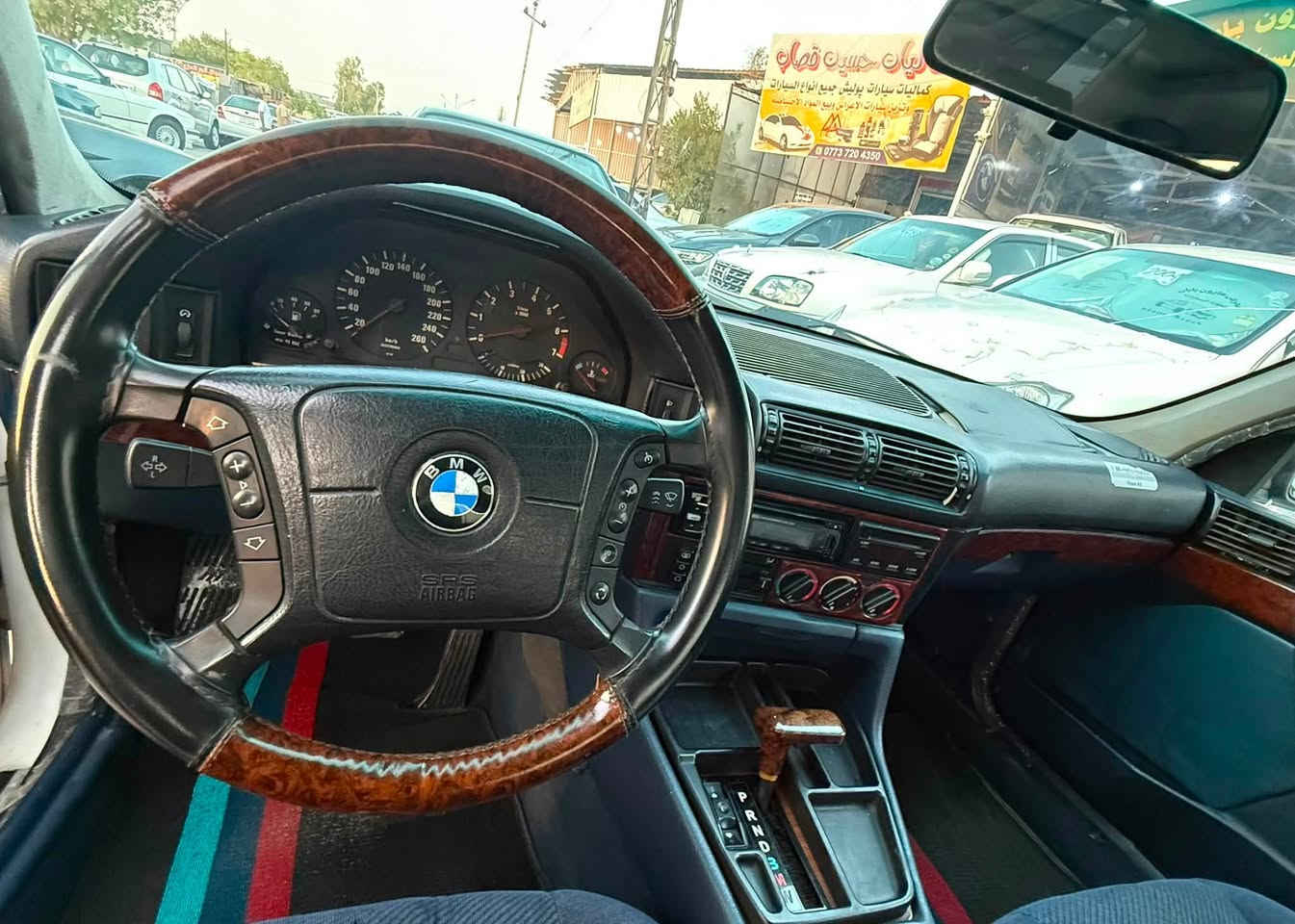 موديل ١٩٩٢ بدون صبغ بلاد السياره فول الفول
سعر ٨٠$
رقم ***********
