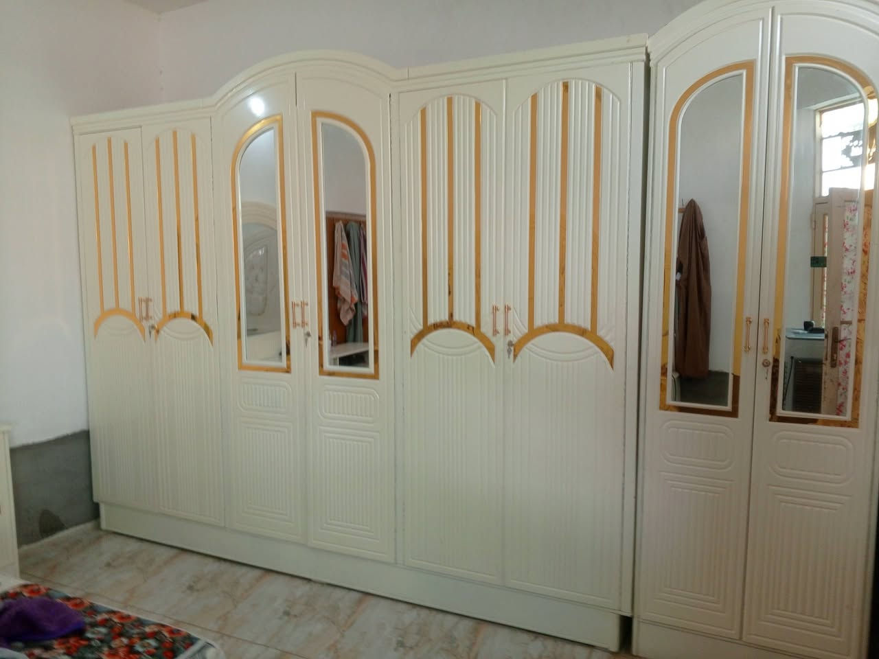 غرفه نوم • نضيفه جدا • ٧ قطع