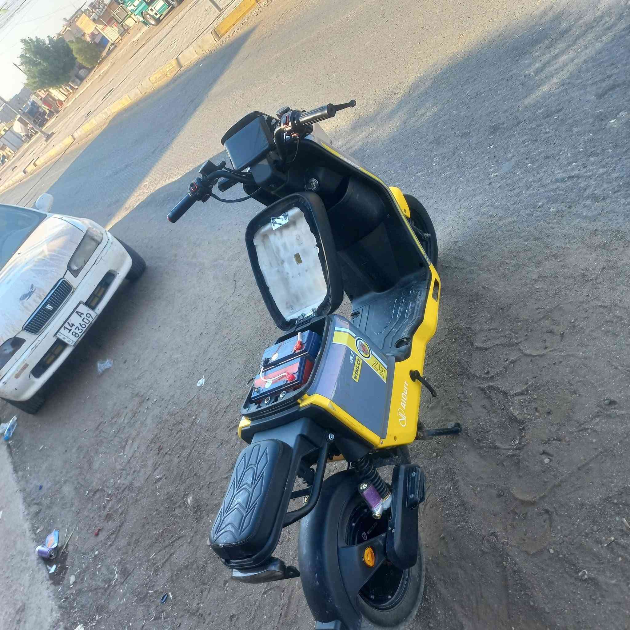 ار سبعه نضيفه بطاريات ولي الكبار وحده ٢٢ نضافه وكلضي شغال ما عده عواج قليل بلماشه شوي تعدلها بيدك موديل ٢٥ موظيل بطاريات ٢٦ كلشي شغال دراجه شلعه سرعه مكاني بصره سعر ٣٧٥ تفضلو خاص ***********
