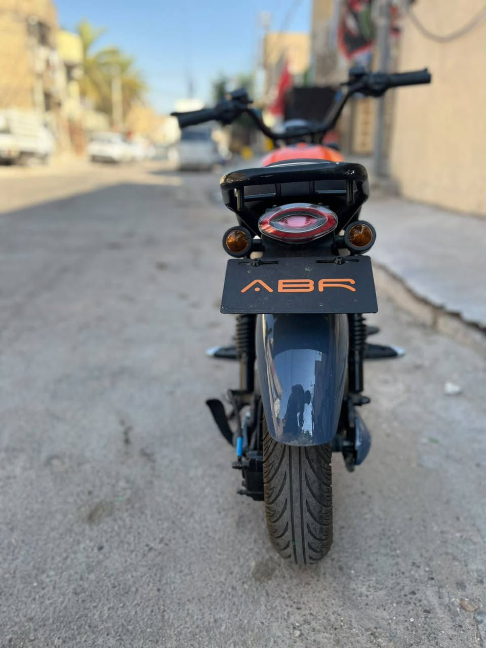 اسلام عليكم شباب
دراجه مونكي نضيفه جدا مثل ما جاي اشوف بلصوره الدراجه مال بيت لعني ما متعوبه أبد وأوراقهه كامله 
مواصفاتهه حجم التاير 12والبريكات هايدروليك غاز أمبار ملف الدراجه 2000تمشيك بلنمره الأوله من35.45كيلو متر والسرعه النهأيه ألهه 75كيلو متر والأناره أيل أي دي 6بطاريات دبل الله شاهد هاي الدراجه امفوله ونضيفه كلش 
مكاني بغداد الفلكه 83بشارع حي جميله رجأن أني بكذا مكان تعالي أعذرني ماكدر تجي تاخذهه من باب البيت وحياكم الله سعر الدراجه  700
  للأستفسار أكثر الأتصال على الرقم ***********
