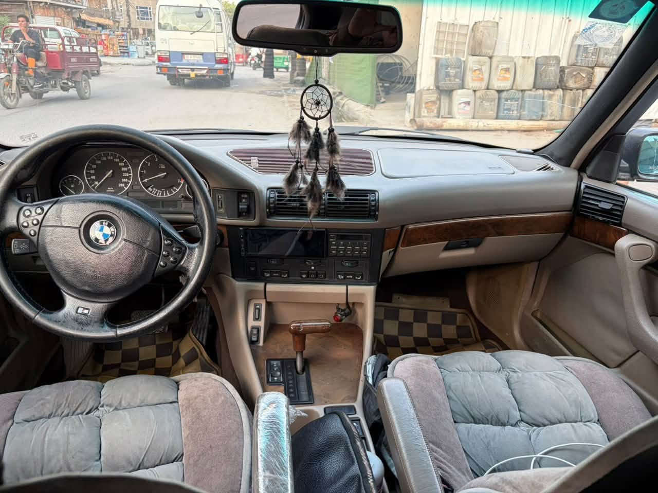 مسكر عدل • موديل ١٩٩٠ • جلد عسلي