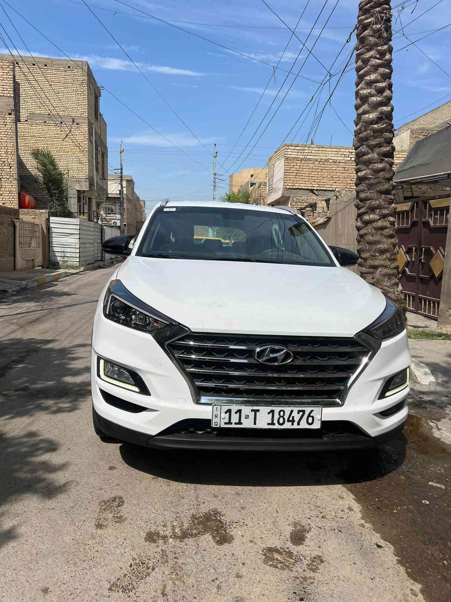 توسان خليجي موديل 2020 متجايه صفحه السايق ماشيه 60الف بدون دواخل اكفلهة كير محرك دواخل رقم جديد هزه جديده تحويل مباشر السعر 148 ورقه وبيهة مجال بصيط مكان السياره الشعله ***********
