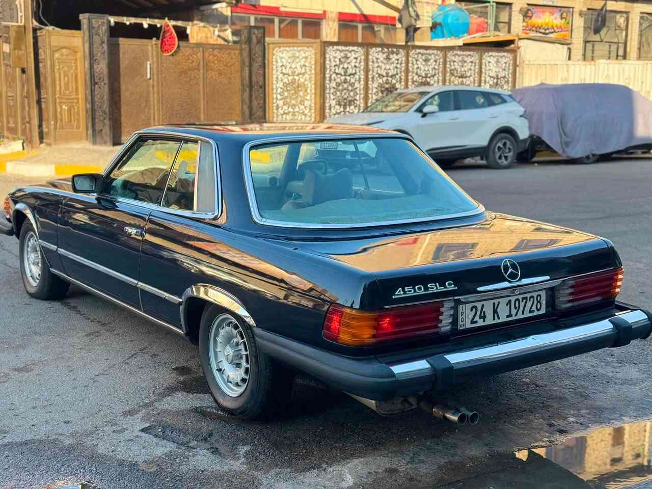 السلام عليكم مارسدس كلاسك SLC450 مكينهV(8) لون نيلي داخل ابيض جلد مديل السيارة(1977) رقم دهوك سيارة باسمي السيارة كفاله من الصبغ ول ضربه سعر السيارة (120$)دفتر وعشرين ورقه بيها مجال بسيط للتواصل ***********

