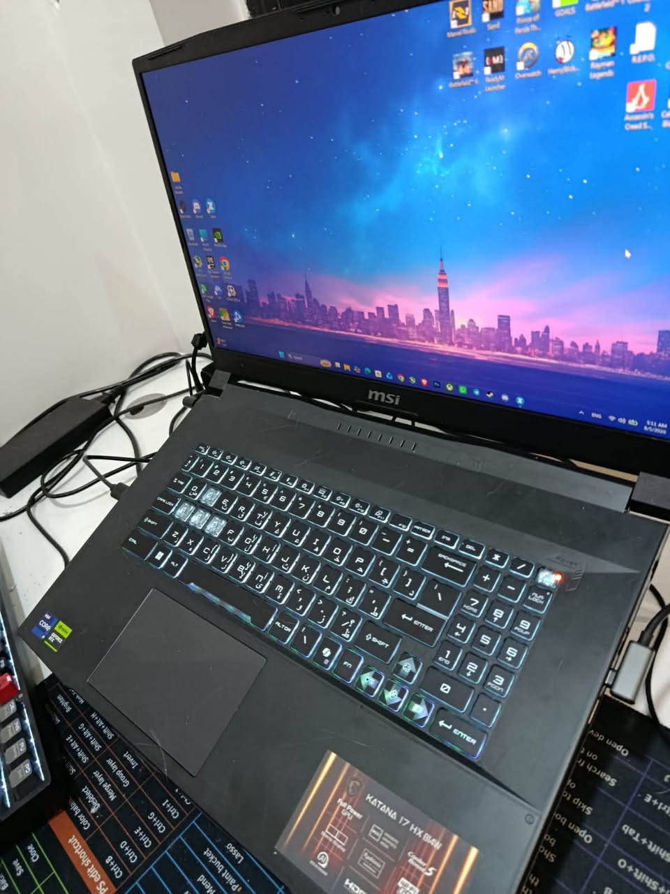 السلام عليكم
للبيع لابتوب MSI Katana 17 HX موديل B14WGK
 استخدام شخصي نظيف جدا
‎المواصفات: 
Cou: Intel Core i9-14900HX (24 نواة)
Gou: NVIDIA RTX 5070 8GB GDDR7
 Screen: 17.3 QHD 2560×1440 240Hz 
Ram: 32GB DDR5 (جانت 16 وطورتها بنفسي تتحمل لحد 64)
 Storage: 1TB NVMe PCIe Gen4 SSD 
Wi-Fi 6E

Bluetooth 5.3 

يجي وياه:
 الشاحنه الاصليه 240 واط
جنطه هديه
 و الكارتونه الاصليه
المكان: النجف كوفه
متواجد واتساب رقمي: 
***********
