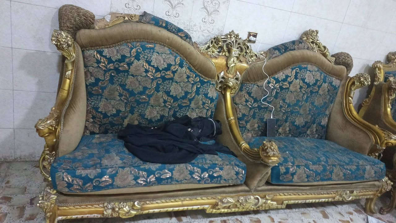 تخم مصري ٦مقاعد عنواني حي الجهاد بغداد قفله ٢٥٠بدون عموله رجاءا  لان تخم قوي واسفنجاتته قوية
