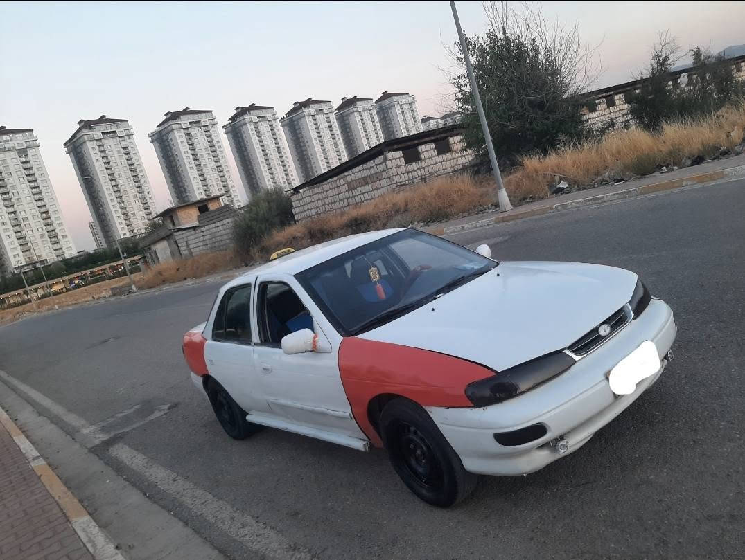 کیای سیڤیا تەکسی
مۆدیل 1996
مەکینەی 8 و بخە
گێڕ عادیە
جام کارەبایە
سوکان پاوەرە
ئاڕمی پلاستیکی هەولێرە ڕەقمی هەموی موتابیقە
تەنها کەمێک تەوقڕەقی تیایە
نرخی 25 وەرەقەو کەمێک مەعاملەیە
شوێن سلێمانی
***********
