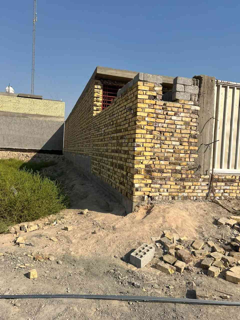 السلام عليكم
يعلن مكتب ودلاليه سيد موسى ابو هدمه العقار 

عن دار البيع المساحه 125متر 🏠 

ستقبال + مطبخ + غرفه نوم وحده فقط + هول +صحيات خرجيه وداخليه 

الموقع ١٣ الحسينية خلف المدرسة الجديده 

يبعد الشارع التبليط ١٠٠ متر 

السعر ٤٢ مليون فقط 

ابو هدمة للعقار 🏠🏠🏠

لبيع والشراء قطع مقاطعة 

[١٣الحسينية]للستفسار 

☎️🏠🏠[‎‭***********‬]
