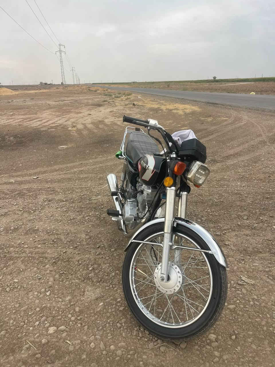 إسلام عليكم اخوان دراجه للبيع نامه 3احرف موديل 25 محرك ما مفتوح بعده وضع أشركه وياله عدله تايرات جدد شركه لا صرف ولا بخار نشاط طلقه مشالله نضافتها انضف من اصور نضافه 99/100اسعر 575بيها مجال قليل مكاني حويجه حي العسكري بي واتساب  فقط *********** متواجد عل خاص 24ساعه
