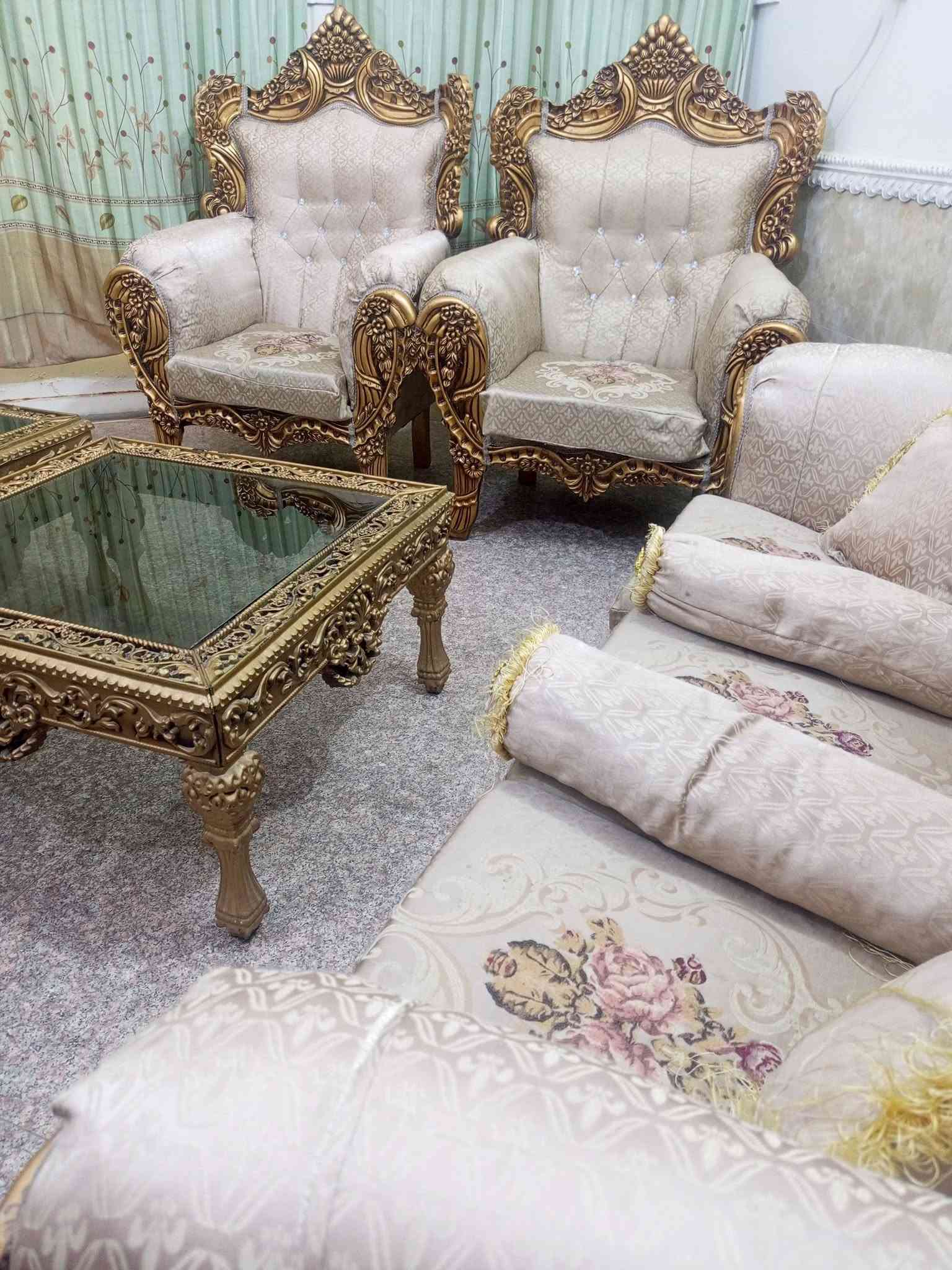 طقم ملكي • ٥ قطع • نضيف