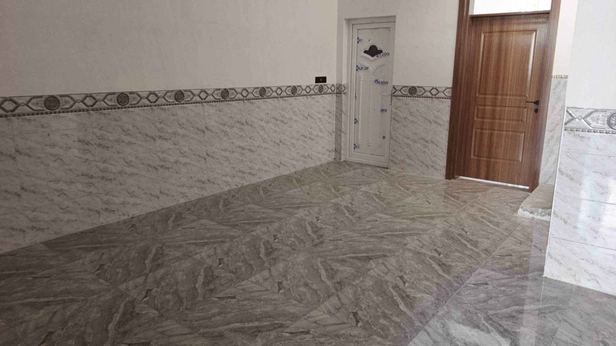 يوجد بيت بل شهداء مساحه 125متر لبيت فول طابق واحد

 عله شارع 40 ايجاره300 قفل  يوجد بي تانكي وموطورماء وكيزر‬‏
***********
***********

