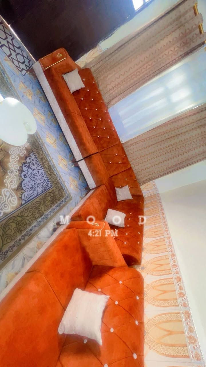 سلام عليكم خواني ديوان ونص البيع السعر 400 العنوان بغداد الشعب رقم الهاتف ***********
