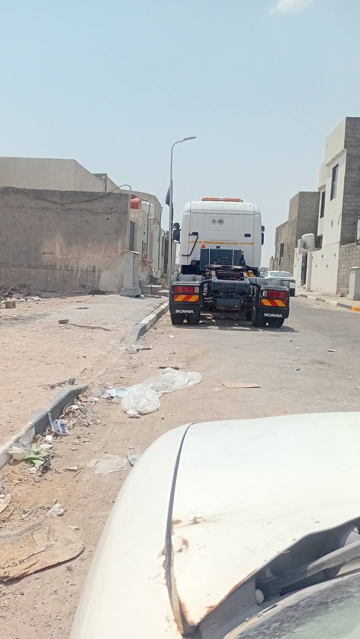 سلاام وعليكم سياره راس بلاديه 2004 مكينه 8 كير 900.o مجموعه ورده 26 تخم تاير رقم بصره سياره جاهزه للعمل ***********
