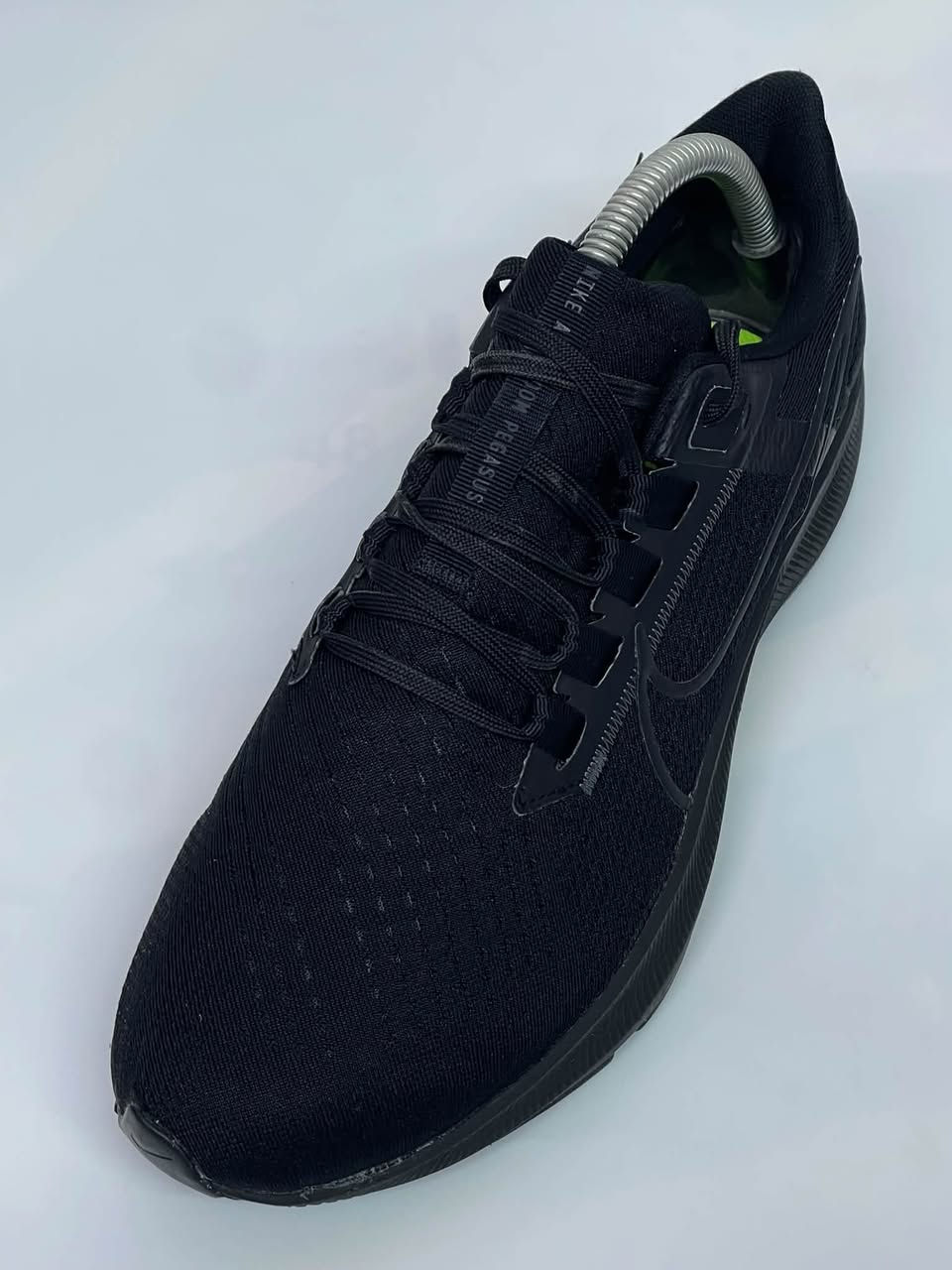 حذاء NIKE باله اورجينال نضافة 100‎%‎

قياس : 44
طول القدم : 28

MADE IN INDONESIA

———————————————-

يوجد توصيل 🚚 ( بغداد - محافظات العراق )

☎️رقم الهاتف : ***********

للحجز - دايركت

نص مكتوب في الصور:
- NIKE قياس : 44 طول القدم : 28