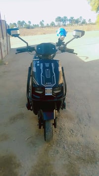 ام عيون • شحن • ٦ بطاريات