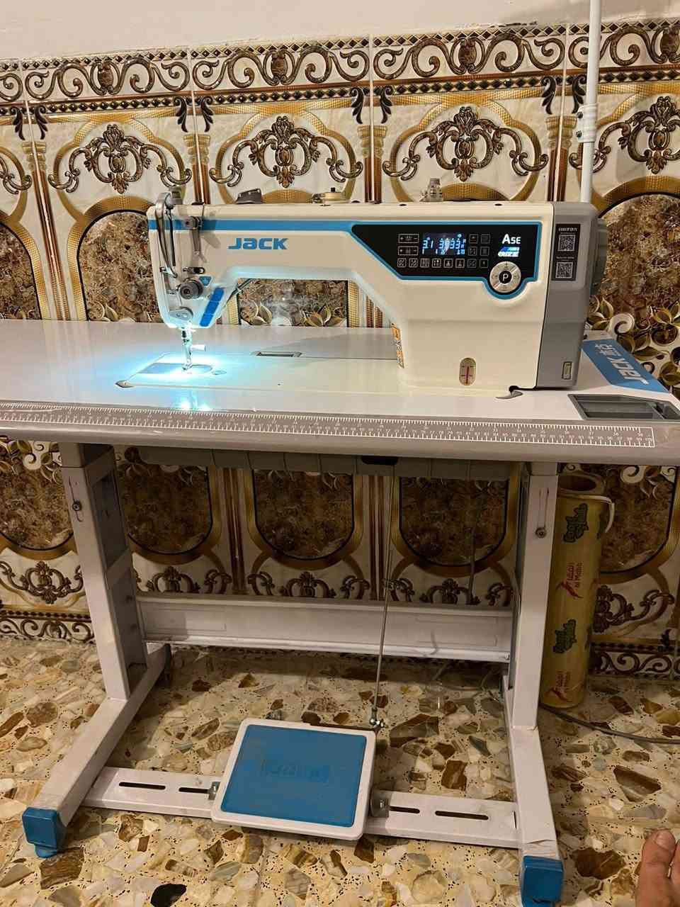 سلام عليكم ماكينة خياطة جاك A5E للبيع ***********

