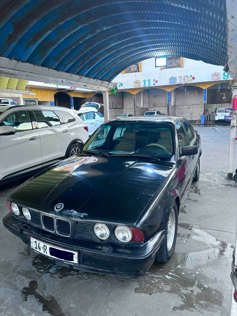 السلام عليكم
سيارة BMW للبيع محرك vvt  السعر ٤٠ وبيه مجال 
رقم بصرة سنوية لل 2030 تحويل مباشر 
كفالة كير وماكينة 
منظومة تبريد جديدة
تخم تاير 
دواخل نظيفة 
البدي نظيف بيه ملاحظات بسيطة جداً
مكفولة من الگص ونقل الجثة 
تراي وين ميعجبك 
للاستفسار ***********
