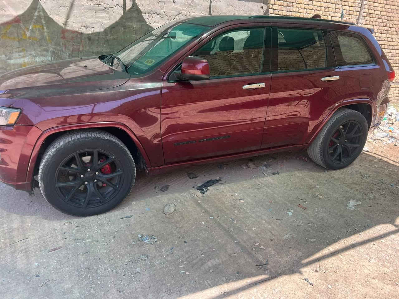 جيب لاريدو موديل 17 فول مواصفات عده الفتحه حادثه جملقات الماميه وخاليه من العيب الشرعي والكص مكينه سته فور ويل سعره 170 وبه مجال مكاني ذي قار مركز ***********
