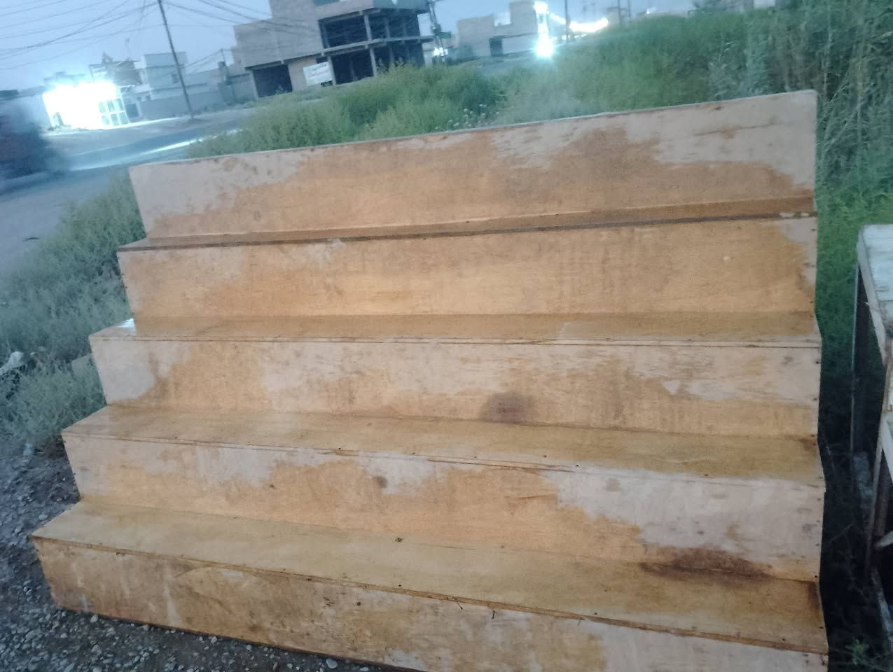 ميوز خشب للبيع عدد ثنين 90 وبيهن مجال ***********

