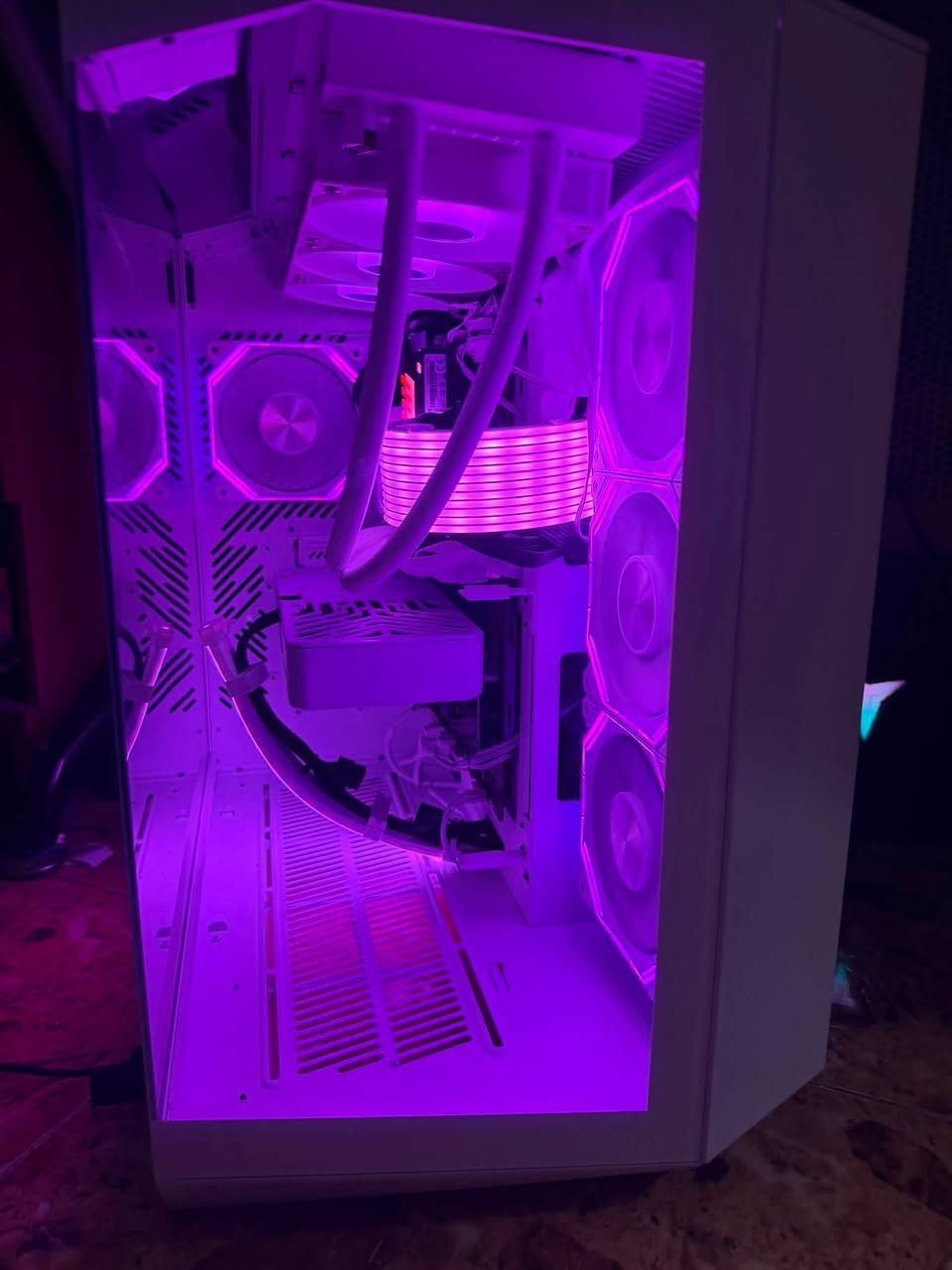 pc للبيع جديد كامل غراض + كراتين
2

CPU i7 12700k

Gpu 5060 

Mb/asrock 790 z

Ram 32/3600

Storg 4.5 m.2 +0.5 sata 

Power 850

مكاني محافظه بابل ومتوفر توصيل 

***********
