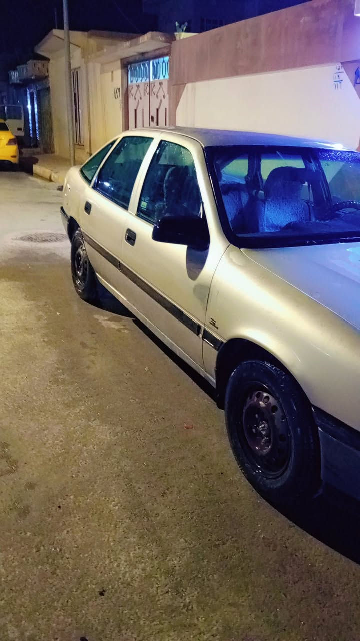 فكترا  حجم 16 بدون صبغ بيها تقحيلا بسيطه  بونيد وسقف محرك يصرف رقم نينوئ  سنويه ورقم اخضر صاحبها بل موصل شرط التحويل 30 وبيها مجال
  التوصل ***********
