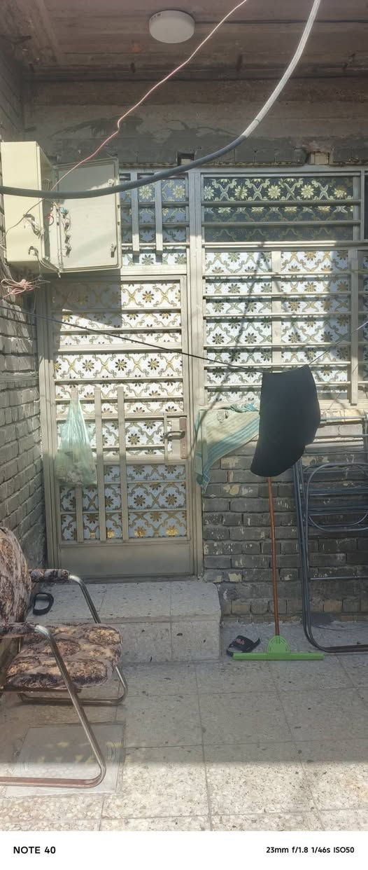 بيت زراعي ازعفرانيه نهايت اربع شوارع بفرع افران المجتبى  ,, 2,,نوم استقبال مطبخ المساحه 150،، متر البيت كامل من الداخل شغل جديد نقص ستاره وبيتونه السعر خاص  ***********

نص مكتوب في الصور:
- NOTE 40 23mm f/1.8 1/270s ISO50
- NOTE 40 23mm f/1.8 1/46s ISO50
- NOTE 40 23mm f/1.8 1/217s ISO50
- NOTE 40 23mm f/1.8 1/100s ISO349
- NOTE 40 23mm f/1.8 1/50s ISO1280