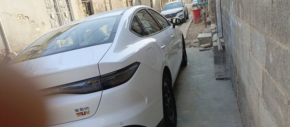 سلام عليكم سيل 5 مكفولةماشية 3000 سيارة جديدة بسمي السعر 22 مليون عنوان بغداد هاتف ***********

