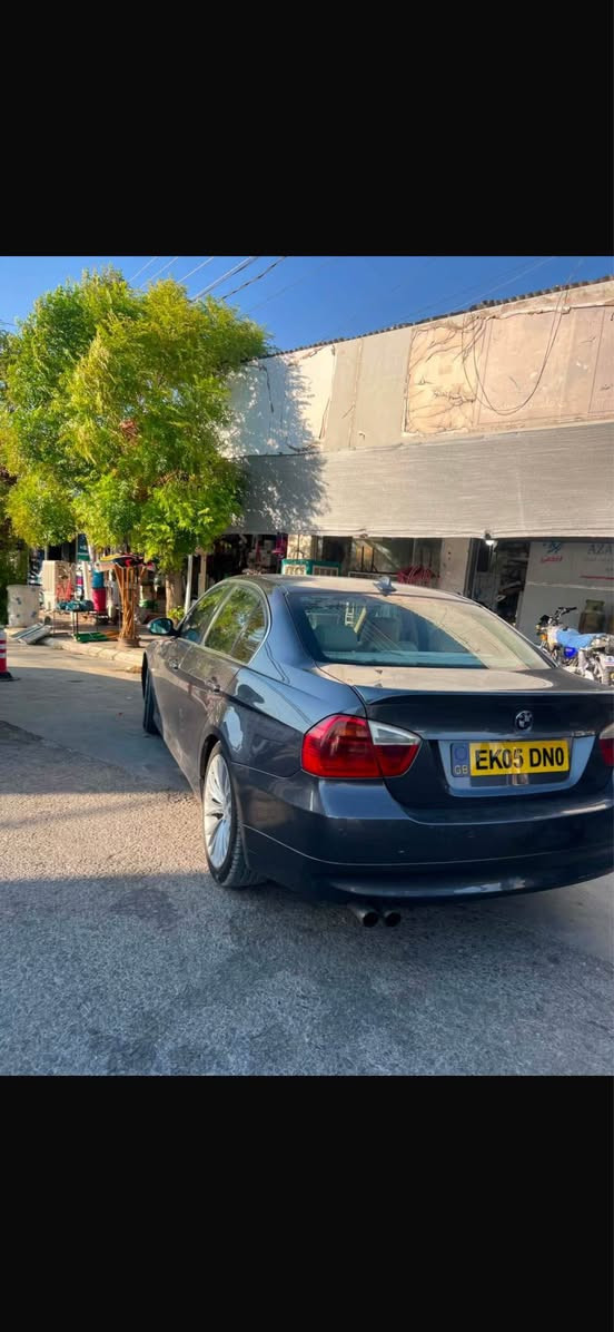 BMW 325i سوكان عه كس
سه ياره كه زور زور تازه مه كينه ٦ پستونى نوزڵ كورت مه رغوب سوكان عه كس ته نها يه ك چه مه لغى بۆياخه بى ناوگرتن و ده عم كوشن جلد و ناو زه رد 

سعرى بلاش ته نها 28 $ وه ره قه 
شوين سليماني 
***********
*********** السليمانية, العراق
