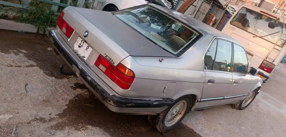 بي أم دبليو حجم 735 موديل 1990 رقم بغداد انكليزي اوتوماتيك تبريد شغال محرك وكير نظيفات سنتر لوك  ابواب شغال بالكامل جام اوتوماتيك سياره بدون حادث مكفول شواصي ولغود ودواخل بيهه جراد   تحويل مباشر بيه الكشنات الامياميه مقاعدهن مشكوك وذراع مال تاير الامامي ينرادله تبديل السعر 42 وبيه مجال ***********
