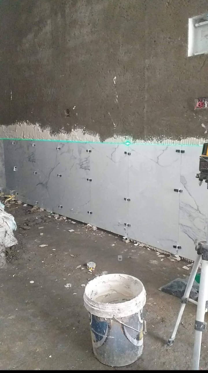 سلام عليكم ورحمة الله وبركاتة كادر من الموصل متفرق شغل بورسلين لوح 60×120 تصفير جدران شغل درجه اولى رقم الهاتف واتساب *********** اتصل وودلل شغل رقم واحد
