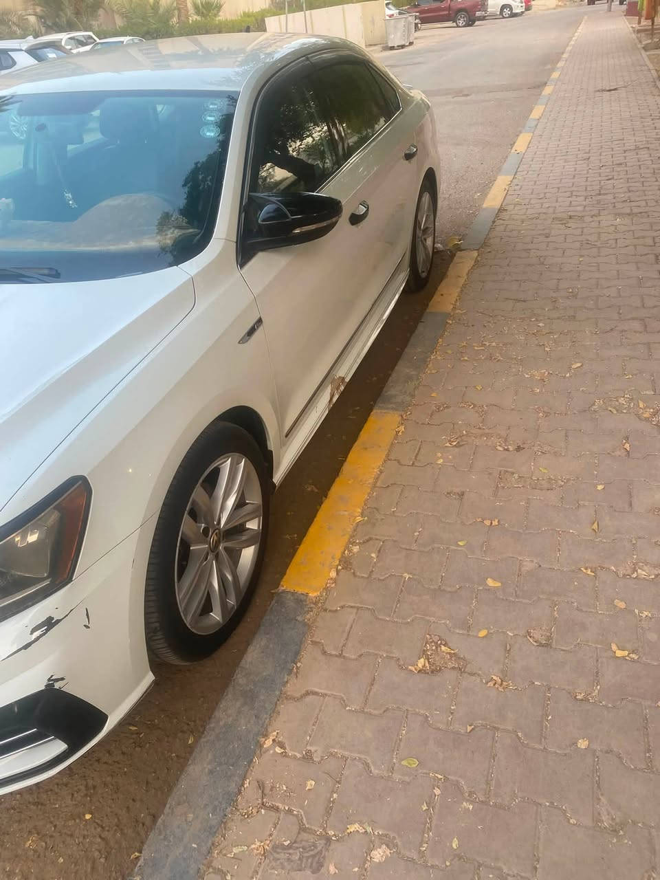 السلام عليكم باسات موديل ٢٠١٧ كلين بدون حادث بيها شويه بارد  مكينه ١٨٠٠ تيربو ماشيه ١٠٠ الف  رقم أربيل مابيها نقص ابد كل شي كامل بيها السياره احلا من الصور بهواي سعرها ١٦٥ وبيها مجال مكاني بغداد الاعظمية ***********
