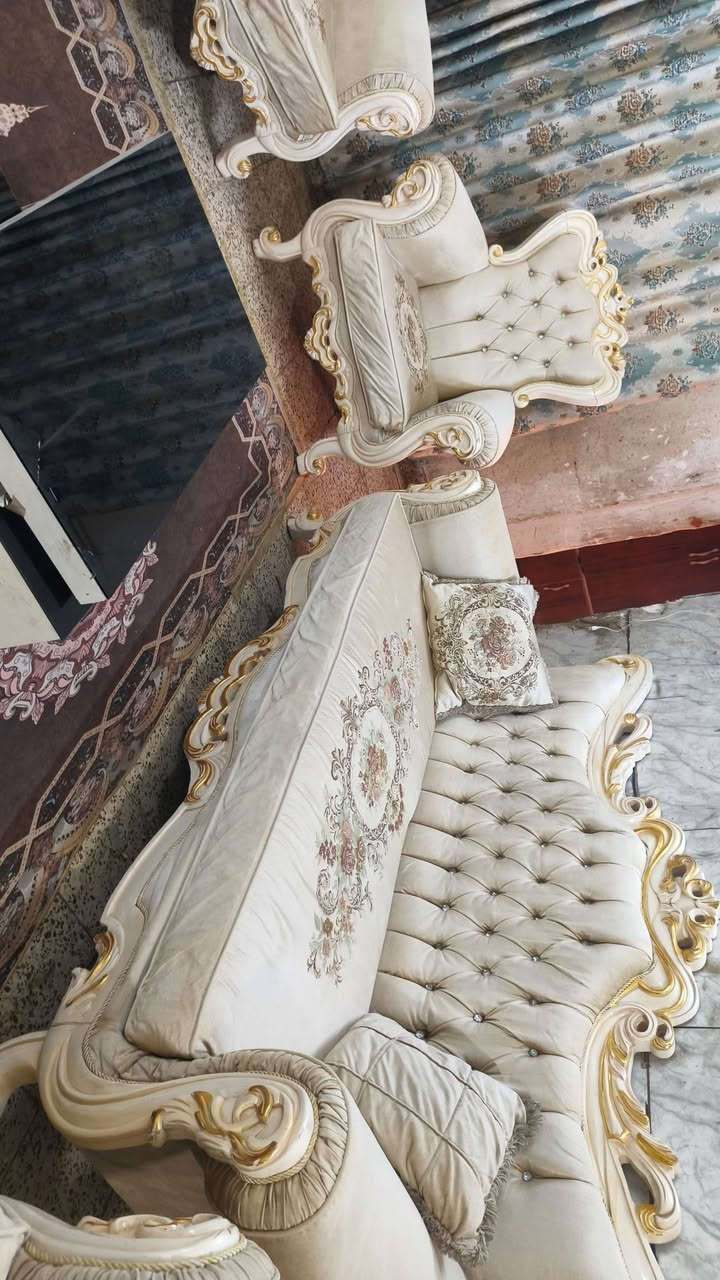 👑 للبيع تخم تركي زان اصلي 10 مقاعد + الطبلات 👑 السعر 575 

اخوان السلام عليكم
عرض بلاش  ما يتعوض 

المواصفات:
✅ تخم تركي اصلي خشب زان ثقيل
✅ 10 مقاعد ملكي + الطبلات 5
✅ اللون اوف وايت فخم ملكي
✅ نظافة فول 100% اخو الجديد
✅ مابي اي ضرر ولا خدش
✅ شغل درجة اولى 

سعره بالسوق الجديد 2800
انا اريده ب 575  فقط وبي مجال بسيط للشراي الجاد

المكان: [ البياع  - بغداد]
للاستفسار والاتصال: [***********] وتس

ا - الصور على الطبيعة
تعال شوفه واكعد مرتاح ونشرب ☕ سوه
