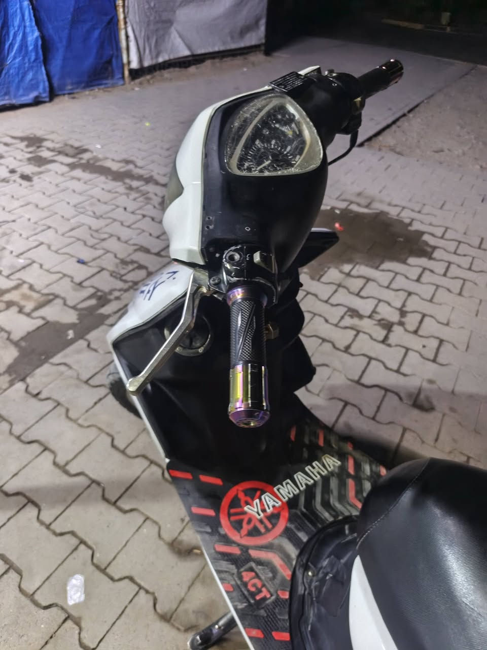 دراجه ماكس مضلع نوزل فول مزوعه زوذ  دراجه متعوب عليها من حض وبخت شرط انته تمشي تبنطش معدل 120 شرط مكينه 55 ع ايدي مال كصه شرط خرسه صرنصه اف ام كله جديد نكرة السعر 650 وبي مجال دراجه مصروف هوي عليها مكاني مجمع الدور ***********
