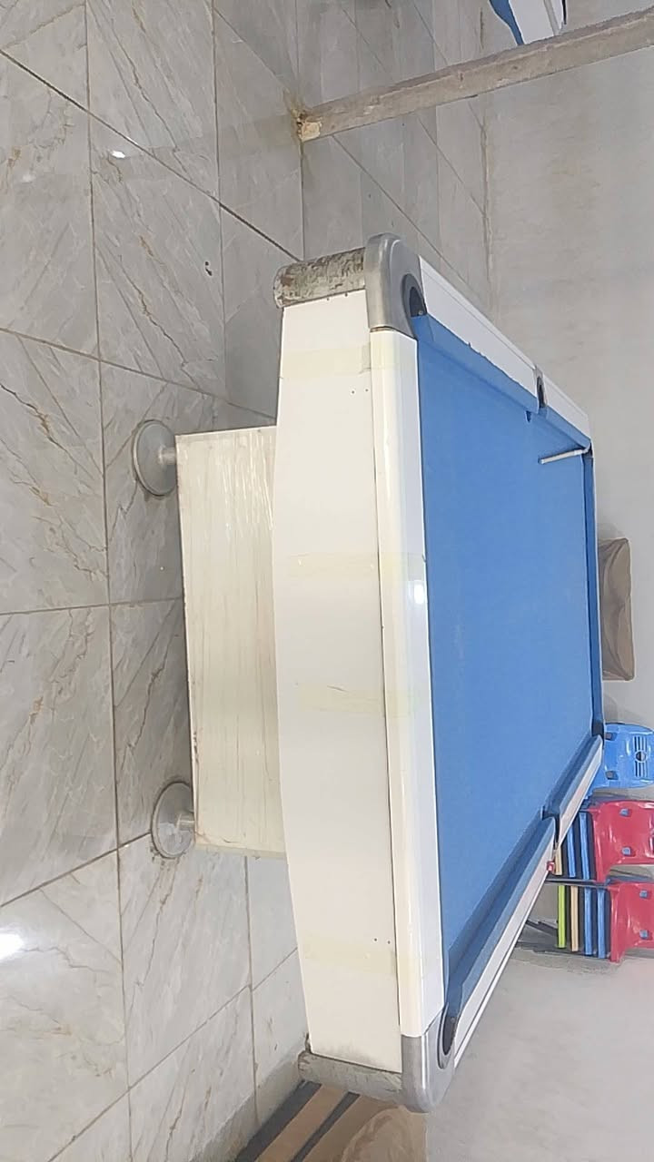 طاولات عدد ٣ للبيع  واسط الصويره الاتصال ***********
