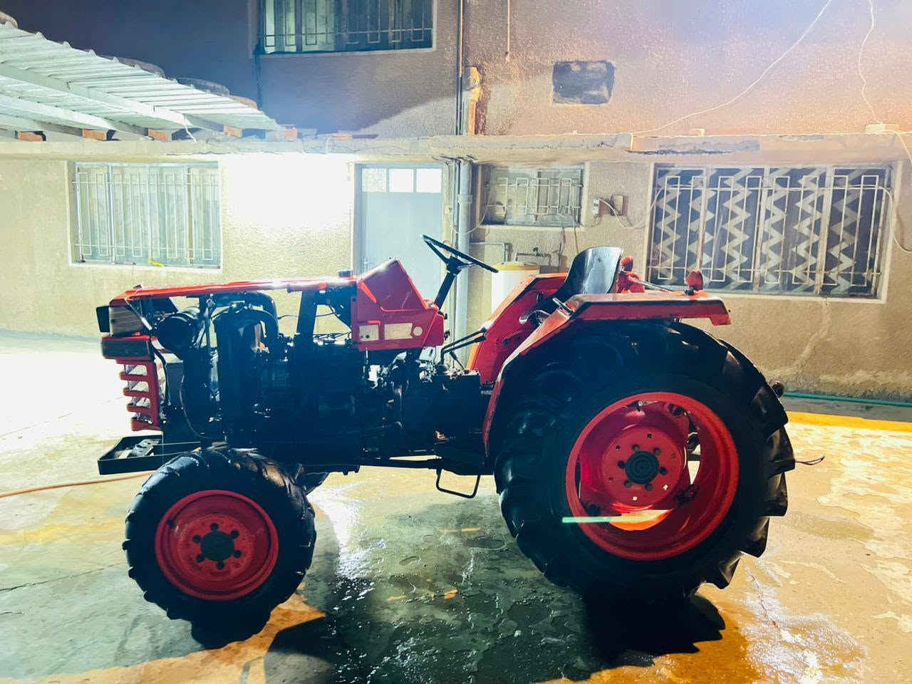 كابوتا موديل 91 دبل اكسل كفاله محرك كير نضافه معدات رباشه فدان عربانه غراضه كامله
الاستفسار .***********
مكان بغداد 
وافق أدمن 🌹
