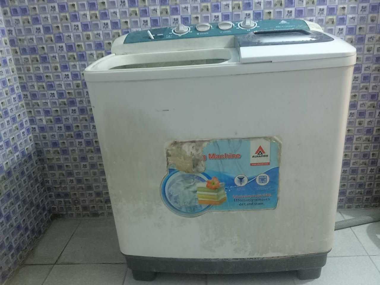 غسالة كلشي ما بيهة تشتغل وما داخله تصليح ابد بس البوب كدامك طايحات
واتساب ***********

