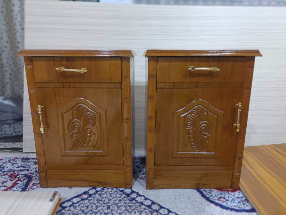 السلام عليكم غرفه جديده ما مستخدمه للبيع مكان الغرفه ابو الخصيب شارع المحكمه  للتواصل ***********
