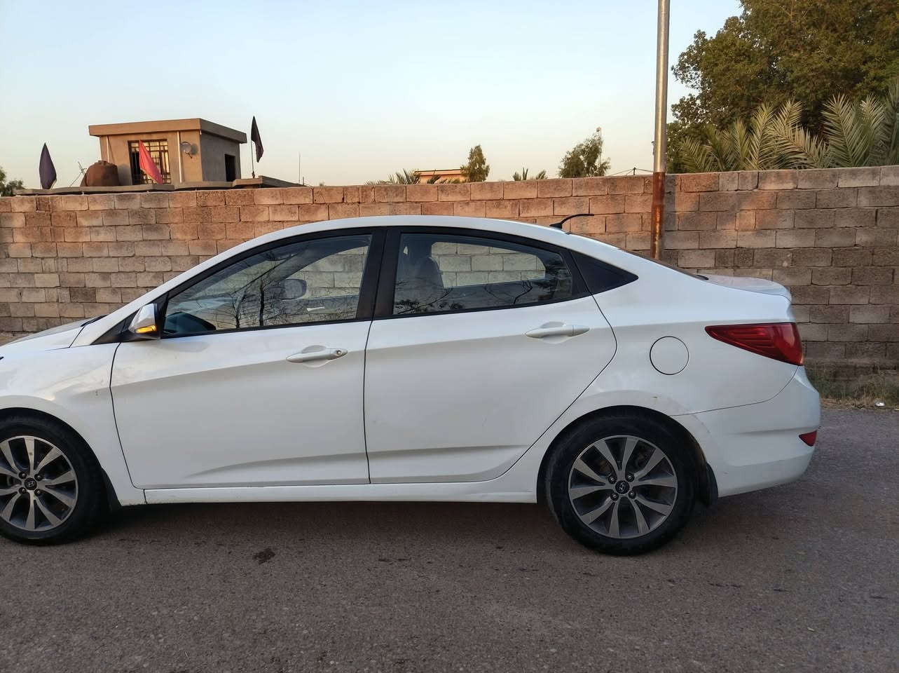 ✨السلام عليكم 

🚘 للبيع هونداي أكسنت 2016 خليجي

السيارة ، جديدة بمعنى الكلمة، نظيفة جداً ومعتنى بيها ✨

▫️ تخم تاير
▫️ تبريد فقط غاز 
▫️ مكينة وكير خير من الله 
▫️ سبير ما نازل
▫️ 
▫️ السيارة أحلى من الصور 😍
السياره بيها  قطعة صبغ فقط 
💰 السعر: 98
📌 يوجد مجال بسيط للجادين

📍 المكان: بغداد – تقاطع النهروان- قرب مجمع القرية النفطية 

📞 للاستفسار والتواصل:
***********
