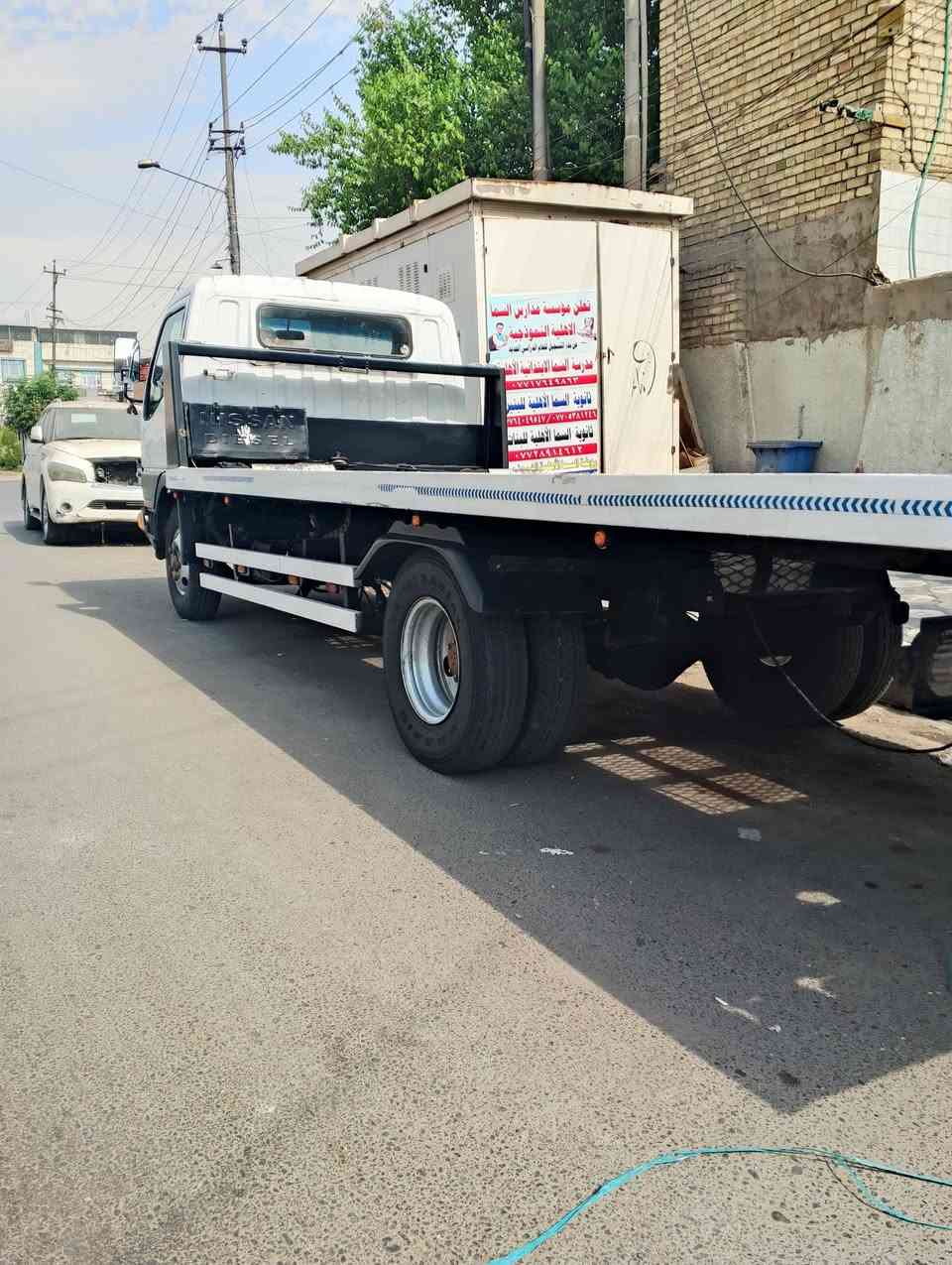 اسلام عليكم كنتر بزون موديل 1995 للبيع بسمي بل سنويه كرين بدي ياباني عارضها 115 وبيها مجال بسيط مكان السياره بغداد الجديده ***********
