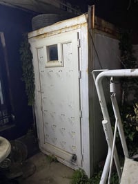 كرفان تواليت • حمام متنقل