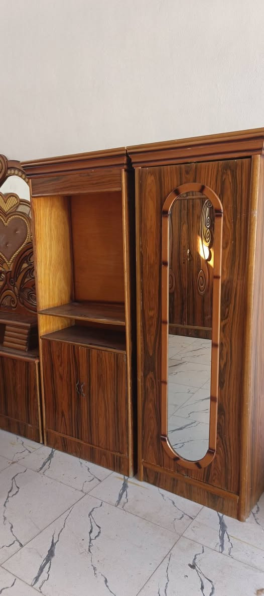 يوجد. غرفه  السعر ٧٢٥ وبيها مجال الاستفسار على هاذا الرقم ***********
