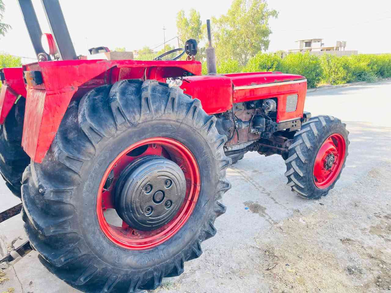 مكينه عنتر للبيع موديل ٨٨محور دبل اكسل لا تنقيص ولا تبخير مكينه خير من الله مكينه بدون رقم  
لاتصال ***********
