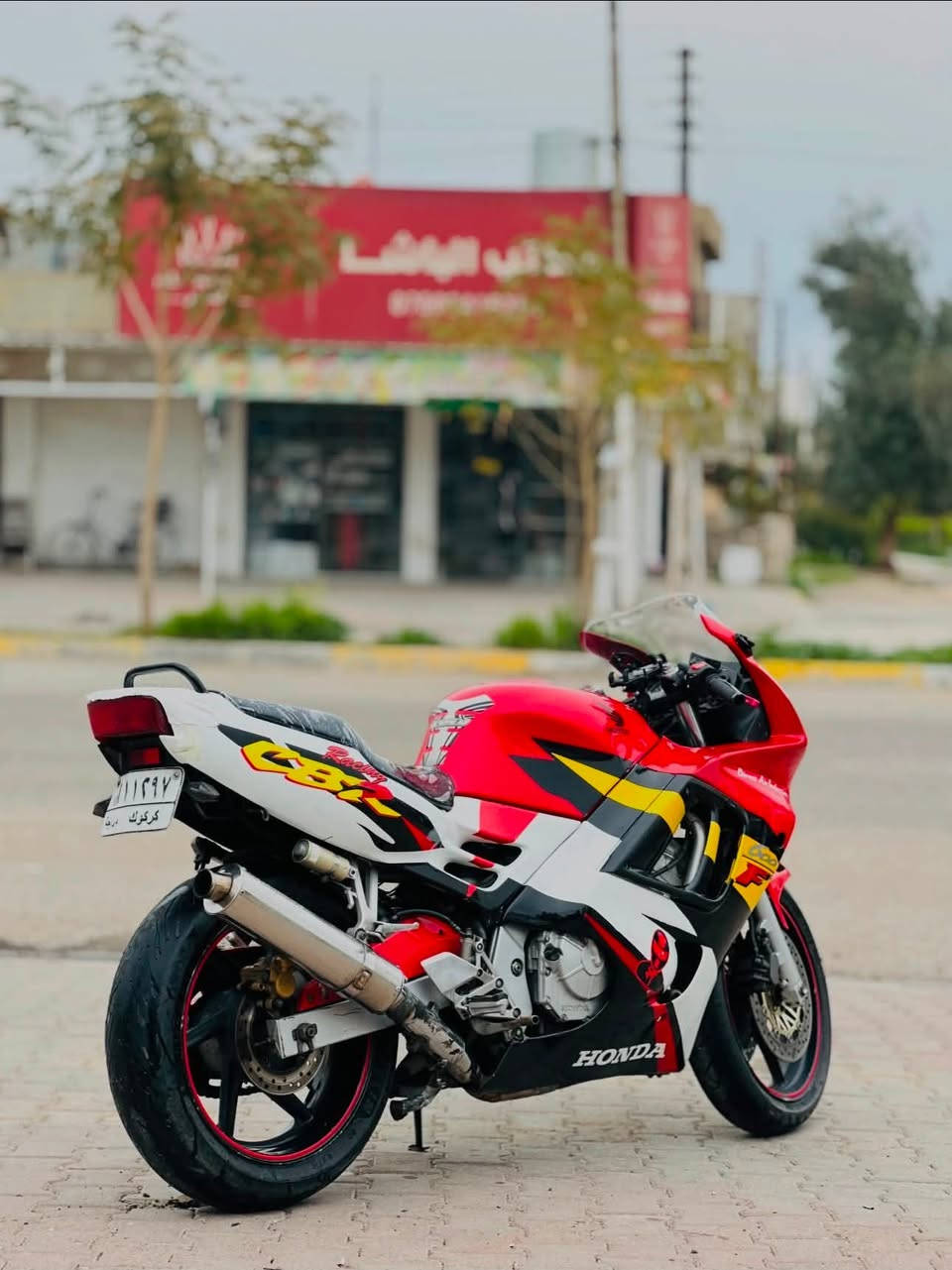 600f3 رقم سنوي
شرت تحويل محركه كبس بدون نقس ونضيف
سعر/٢٤/شويه بيها مجال 
مكان:كركوك 
رقم موبايل/***********
