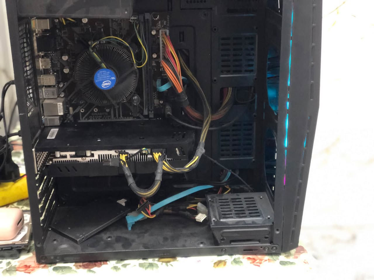 كرت RX580 • i3-9100F • شاشة 27 بوصة