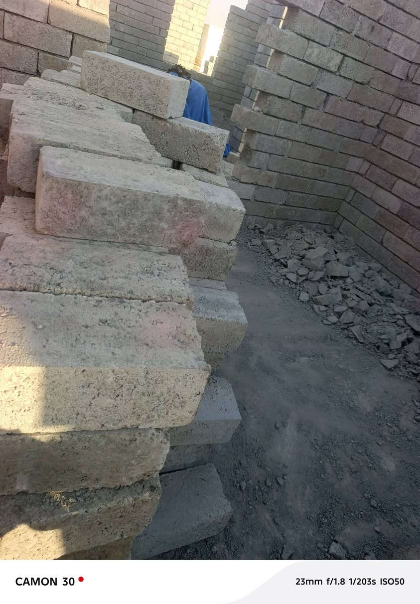 كادر ابو التوت لكافه الاعمال
1:تصفير بيوت
2;فرش حجر بيوت وحواش
3:تفليش بيوت كبيره وزغيره
4:تفليش حايط وتنضيف البلوك 
5: تصفيط البلوك ع الخريطه
6: لبخ تكعيبه 
7، فتح مكان دكتات تبريد مركزي 
وكافه الاعمال الحره
‏‪‏‪***********

