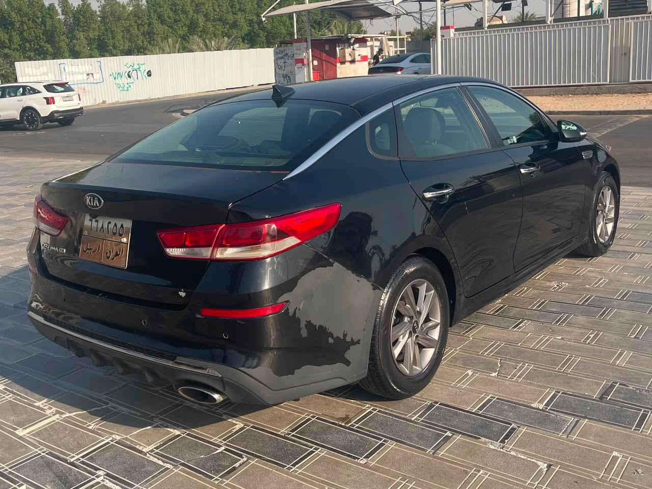 السلام عليكم للبيع كيا اوبتما 2020 وارد امريكي حادثها قبغ جنطه بدون ايرباك محرك /2400  . ماشيه 61 الف ميل . السياره بأسم شركة باربيل وجاهزين للتحويل . السعر 137 وبيها مجال للجادين بالشراء . مكان السياره بغداد حي الجامعه . للاستفسار ***********
