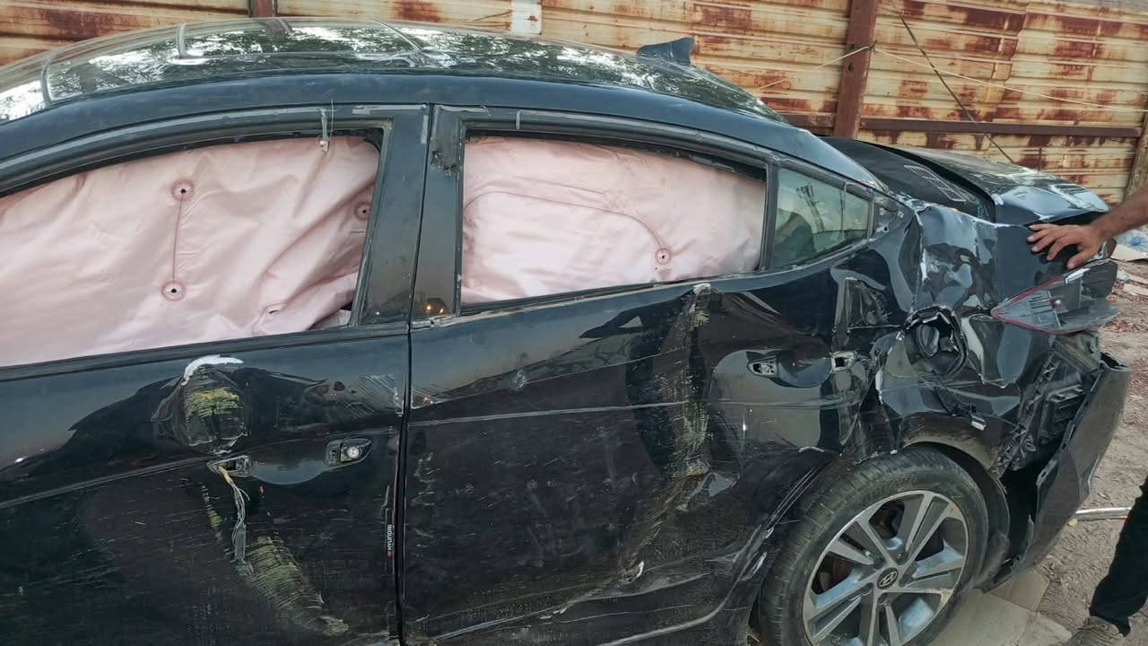 النترا 2018 وارد امريكي رقم جديد بأسمي حادث سير داخل البصرة السياره مشتريه كفاله  الحادث فقط جهة السائق  والجهه الثانيه ما بيهه شي مكاني بصره السعر ٦٠ وبيهه مجال هذا رقم راعيهه اني مكلف بالنشر ***********
