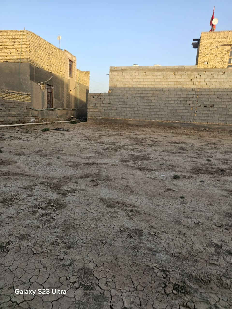 السلام عليكم 
قطعه زراعي الشارع العام 
بين الشطره والغراف 
منطقه المعمل مقابل دائره الكهرباء 🔋 
مساحه  ،640
لواجة.    ،20
نزال.      31
***********عدي
***********سعد 
مكتب المصطفى للعقار
