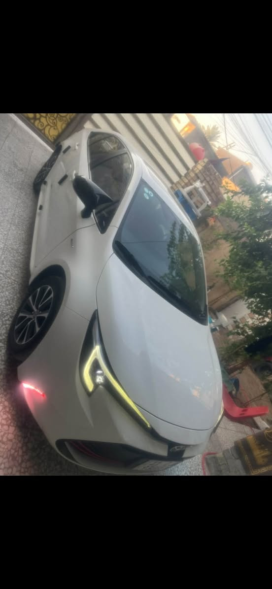 كورلا ٢٠٢٥ 
رقم بغداد بسمي 
فول مواصفات 
ماشيه ١٤ الف 
كشنات احمر تحكم كهرباء 
سعر ب١٦٥ وبيها مجال 
***********

نص مكتوب في الصور:
- Meta AI