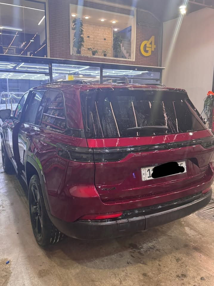 السلام عليكم ورحمة الله

للبيع Jeep Grand Cherokee 2025 Limited Plus 🇺🇸
🔹 الموديل: 2025
🔹 الفئة: Limited Plus
🔹 المحرك: V6
الموصفات
1-مقاعد جلد امامية تبريد وتدفئة 
خلفية تدفئة مع خزن وضعيات المقعد 
2- خمس كامرات محيطية 
3- شاشة كبيرة
4- رادارات وحساسات امامي خلفي جانبي
5-ويل قياس 20 انج
6- سلايد روف بانوراما على طول السيارة
7- شاحن وايرليس 
8 ممشى السيارة 19 الف ونص 
9 - السيارة مغلفة بالكامل ppf مع ضمان 8 سنوات
10 - الحادث فقط الدعامية الخلفية وصندق على كد اصباعة كارت 
11- السيارة معربة بالكامل بالاضافة الى خرائط العراق والمري قلاب عند الرجوع والتعرف على الاشخاص كذالك 
وتشغيل البلاجكتور تلقائيا مع الكامرة عند الاستادرة
 
السعر خابر وتدلل 

📍 الموقع: بغداد الكرخ - الجهاد:
📞 للتواصل: [***********
